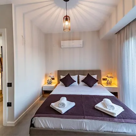 Merkezde 8 Kisilik Yerden Isitmali Villa